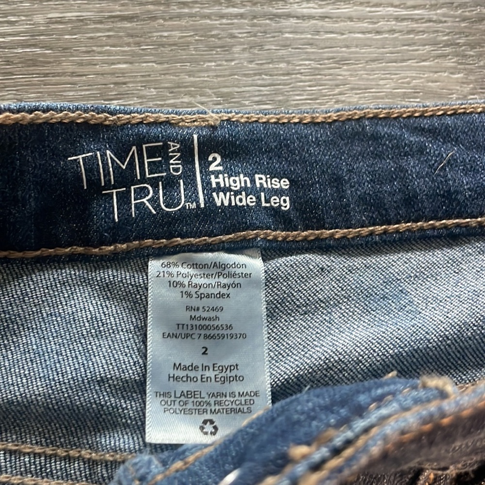 TRUE RELIGION HIGH RISE JEANS - Picture 2 of 4
